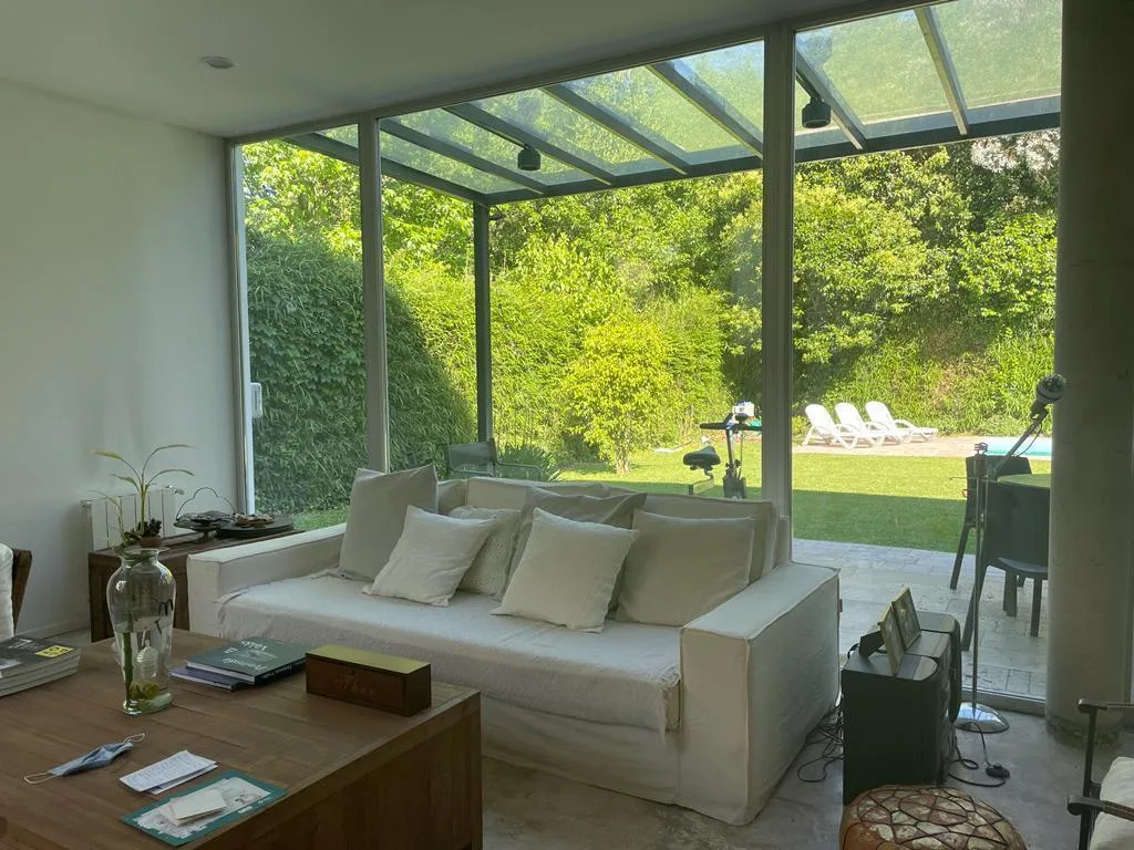 Modern four-bedroom house in Boulogne