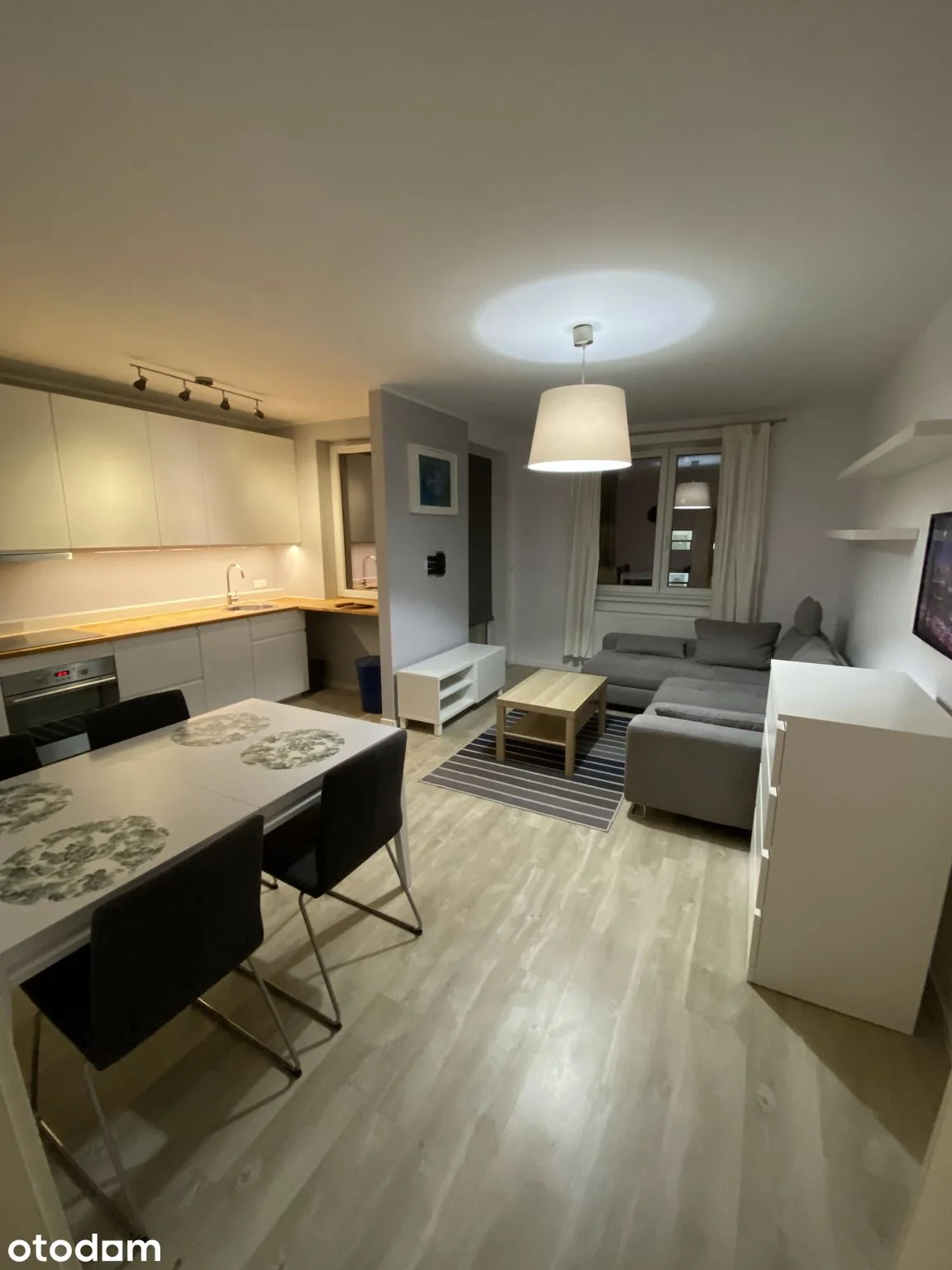 2-room, balcony, Promenada