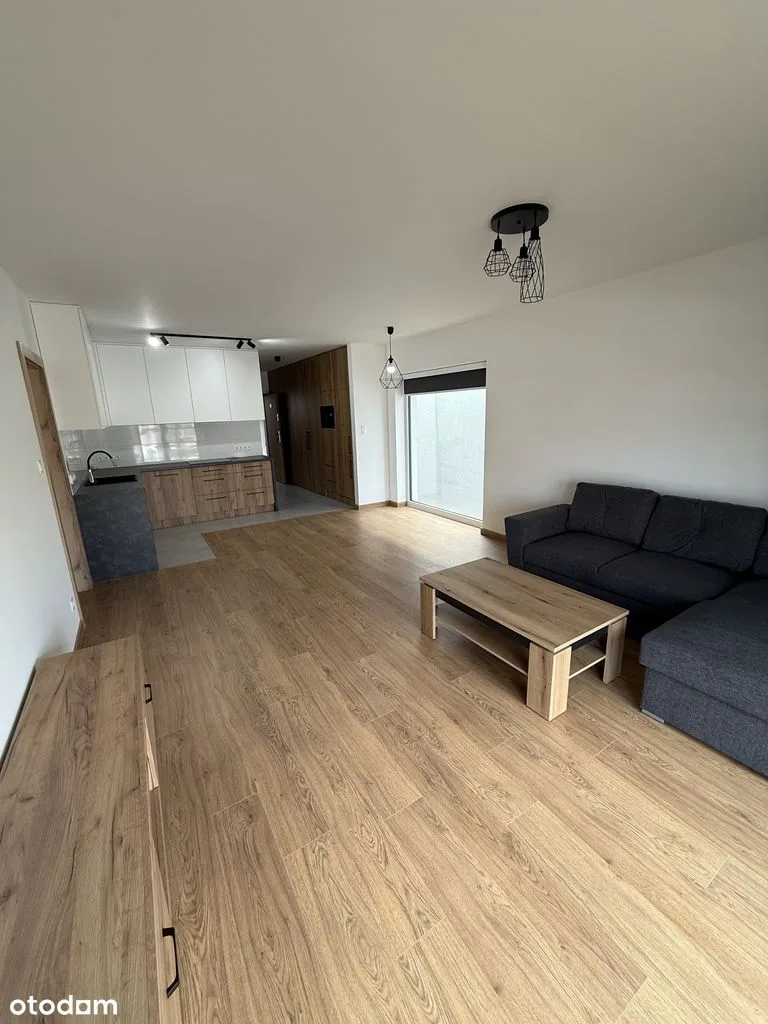 2 bedrooms with terrace and parking, Włochy