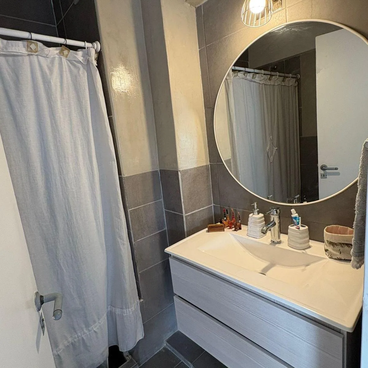 2 quartos, varanda norte, mobiliado