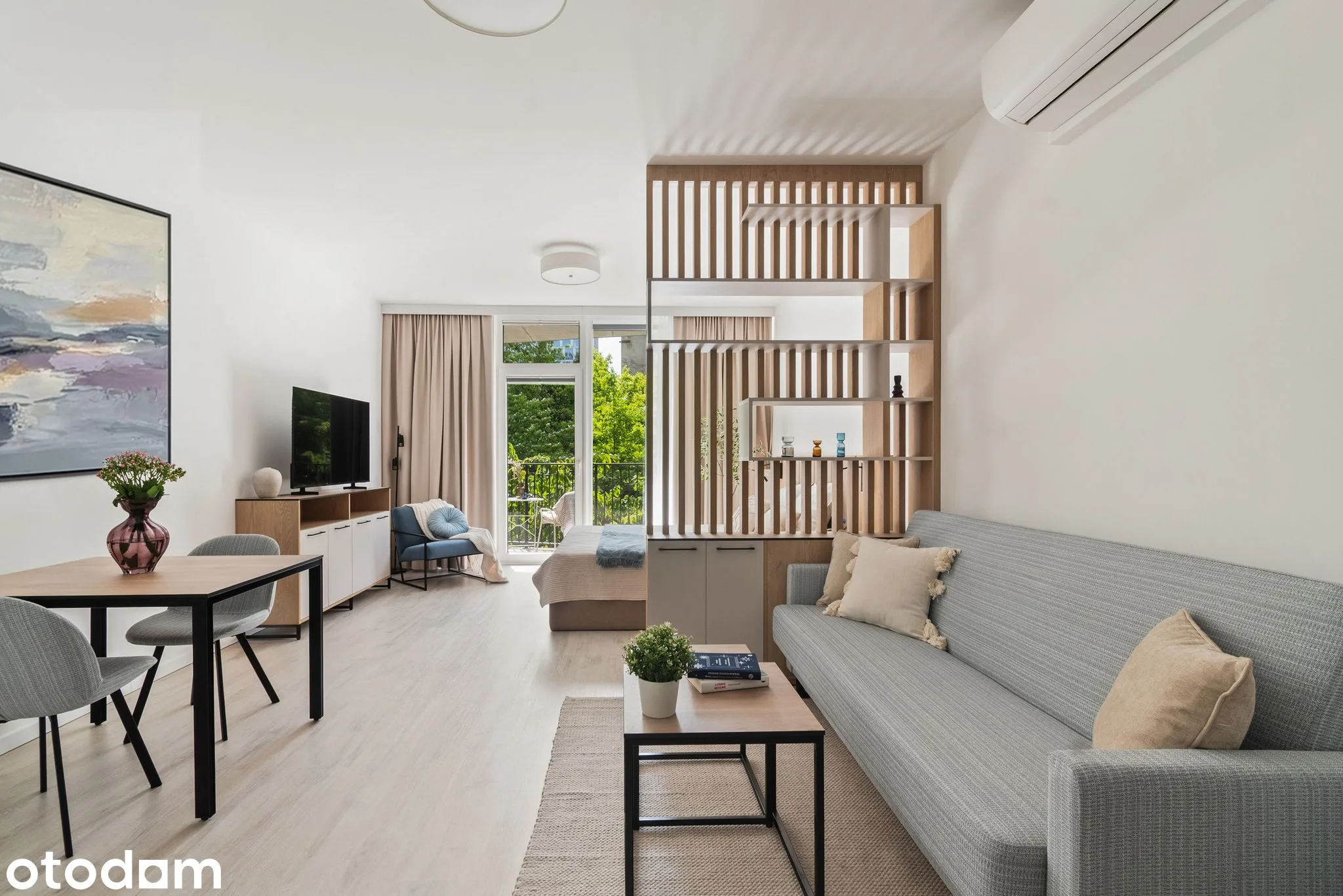 Studio 37 m² z balkonem i AC