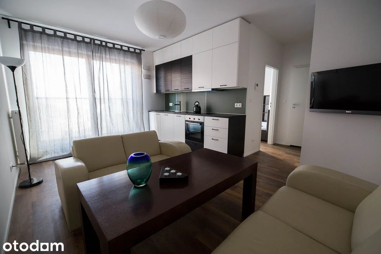 Port Praski, balkon, metro M2