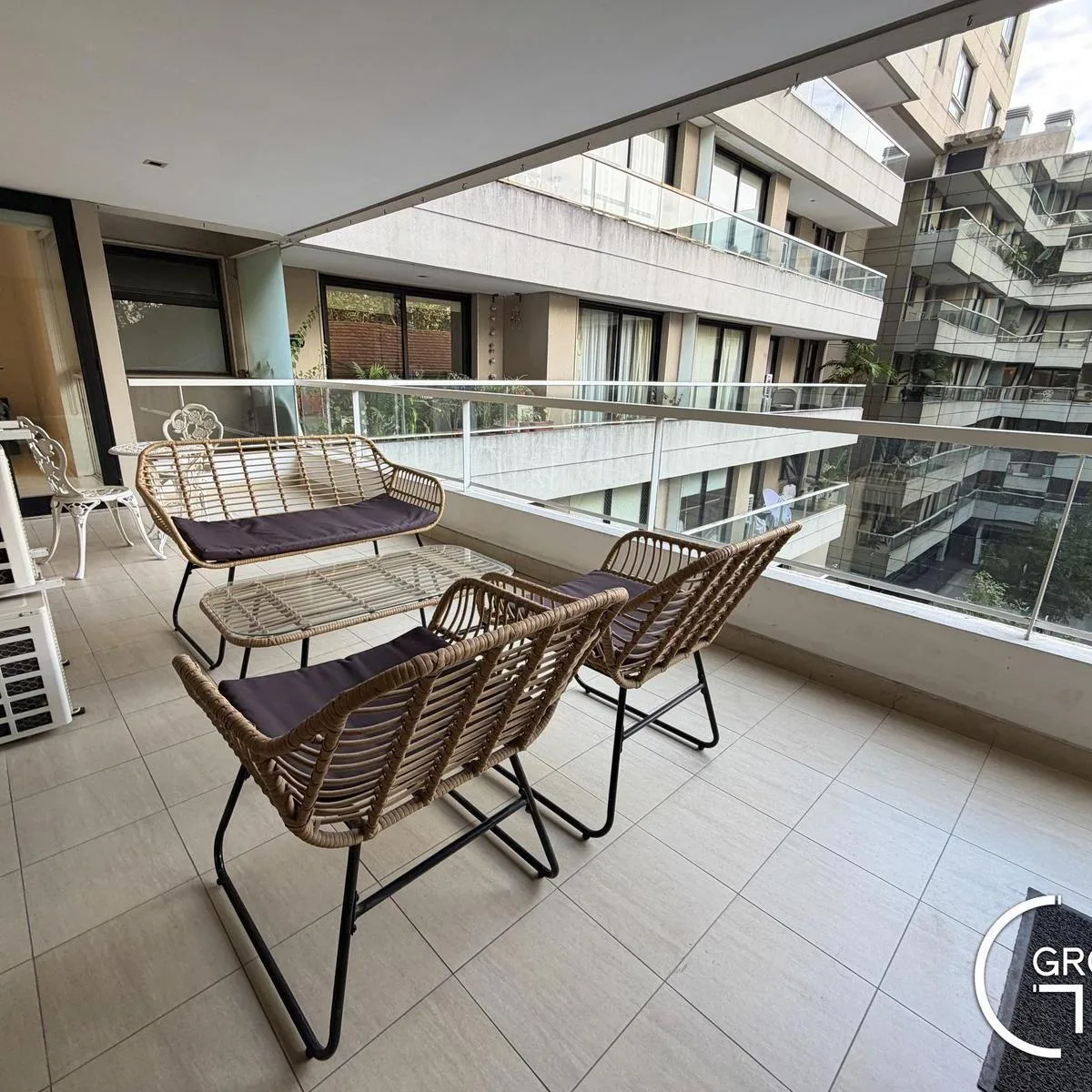 balcony
