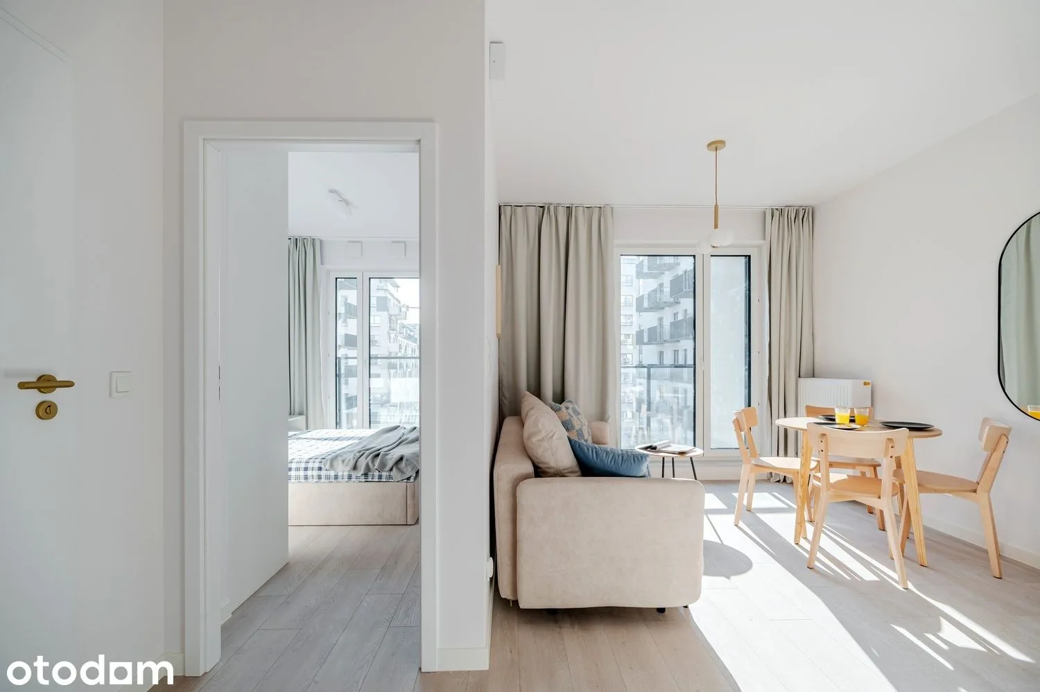 2 rooms, balcony, AC