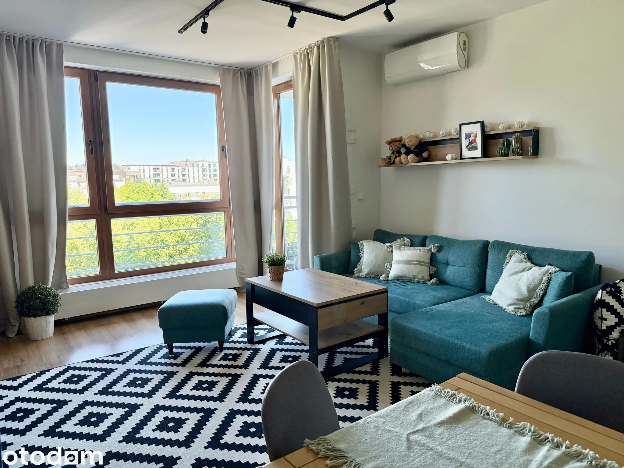 Wola apartment, balcony and AC