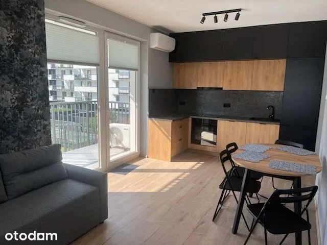 Listing: 2 bedrooms, Włochy