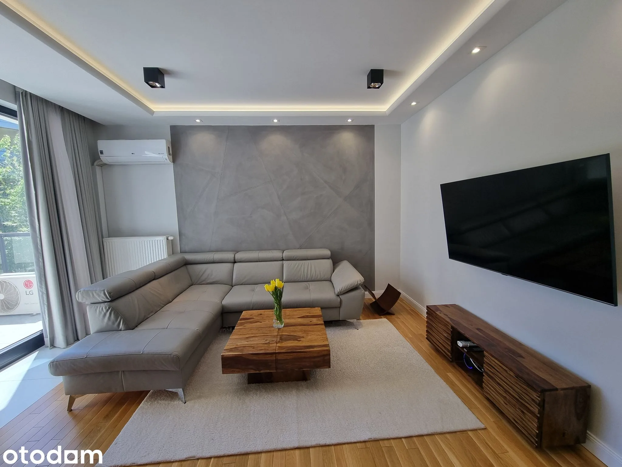 Квартира 80 м² з балконом