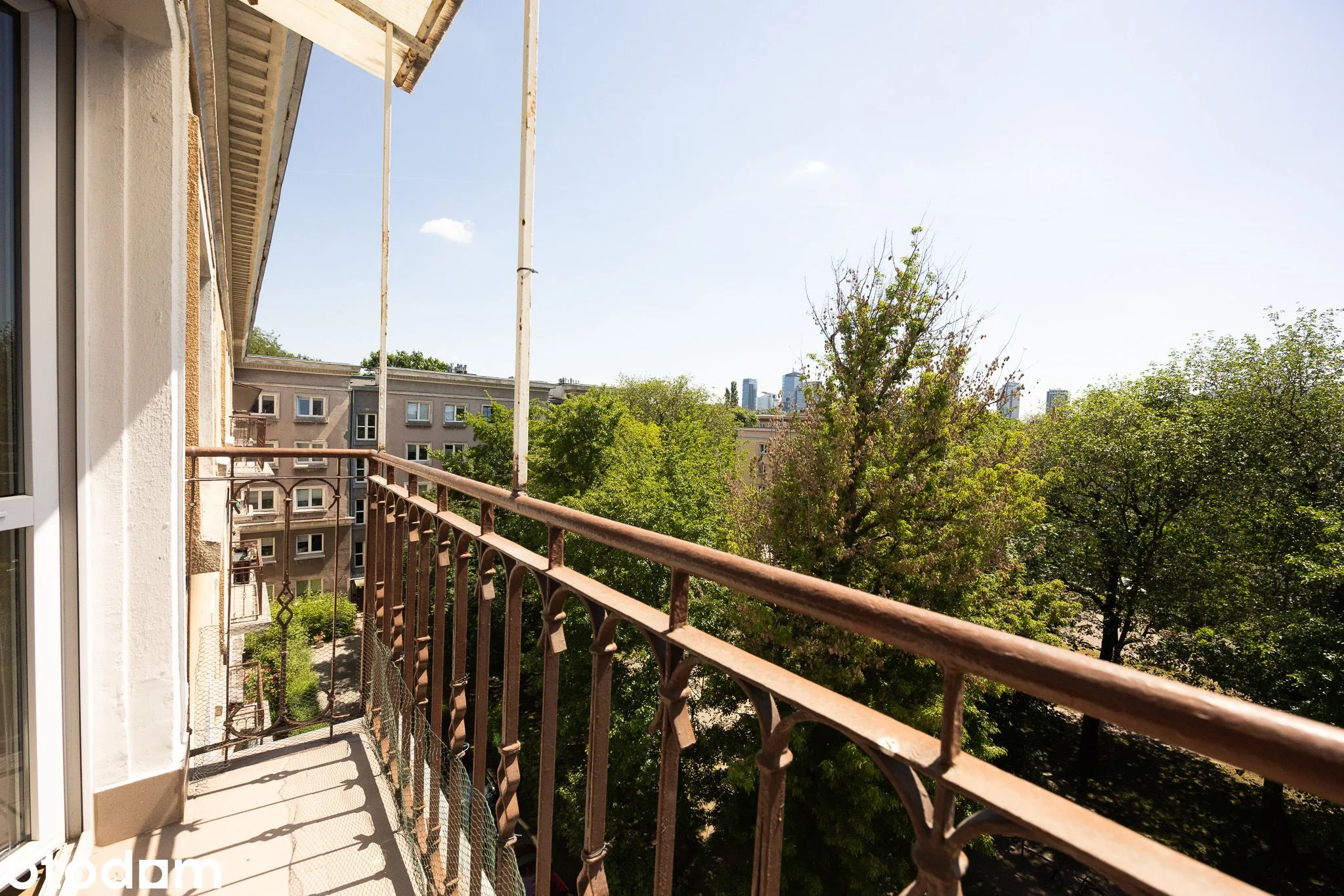 balcony