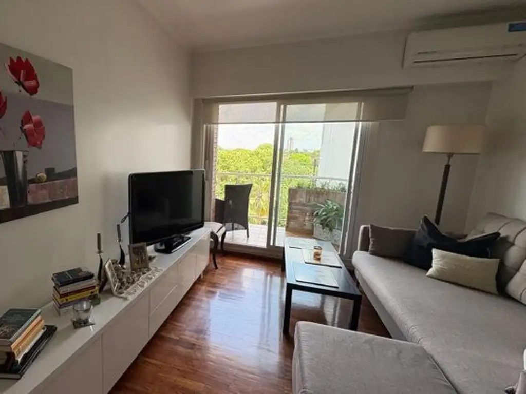 1 dormitorio, balcón y pileta