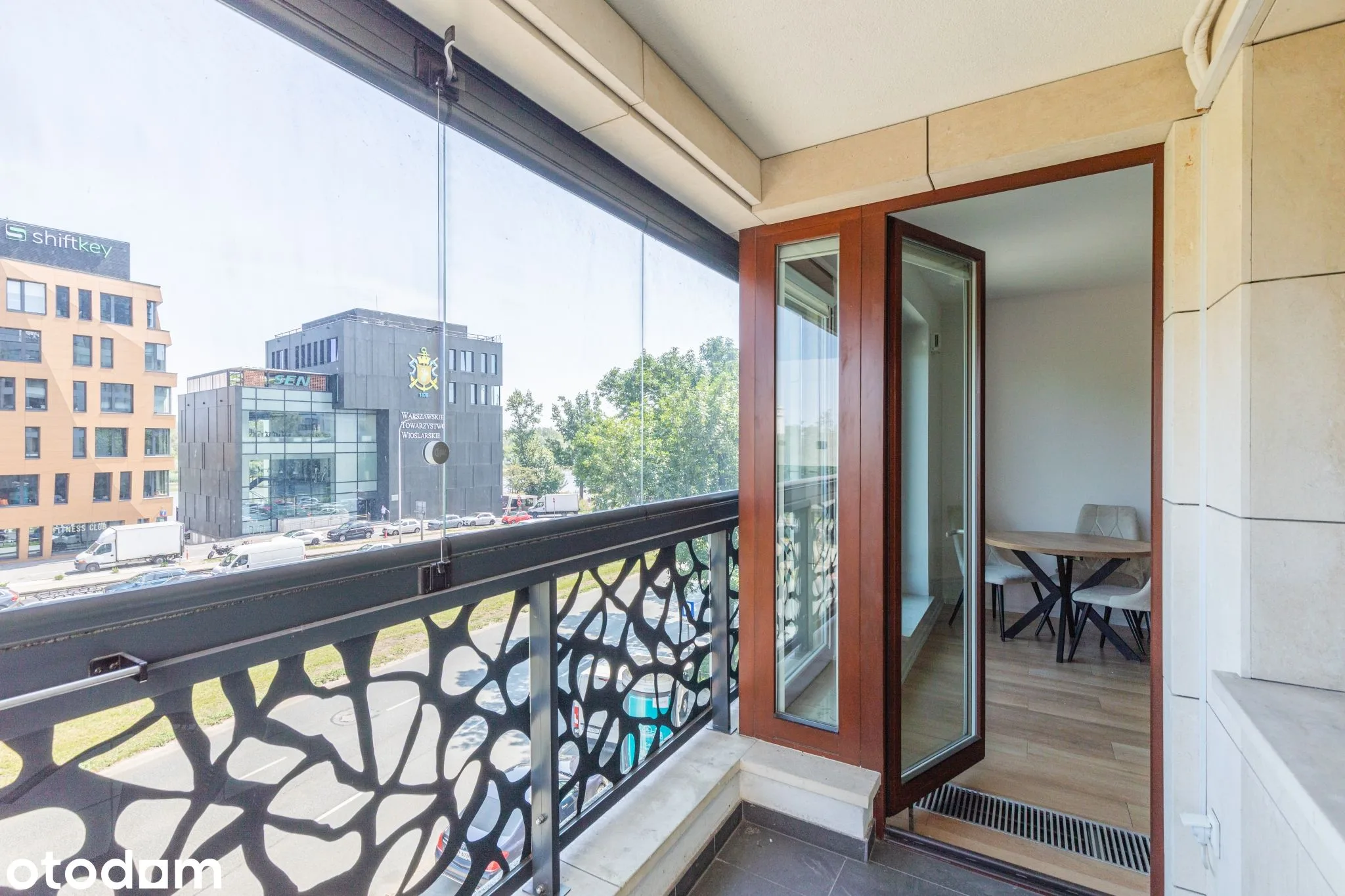 balcony