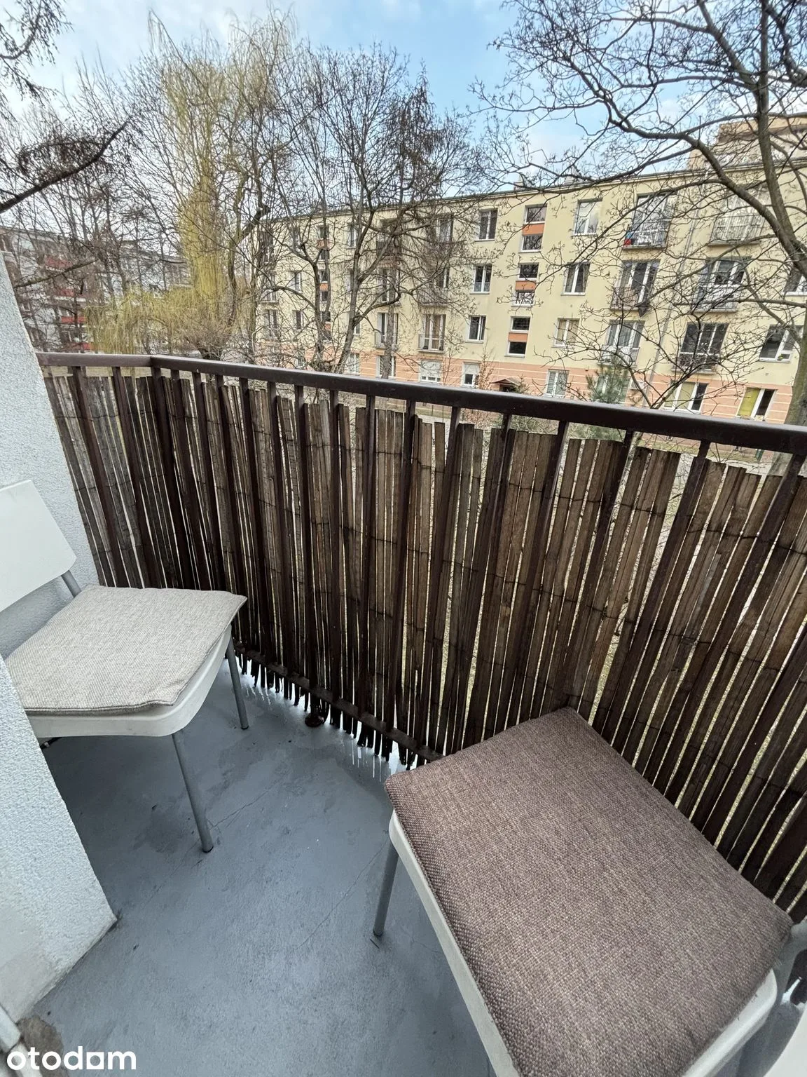 balcony
