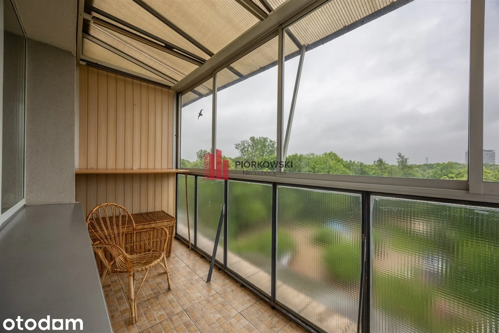balcony