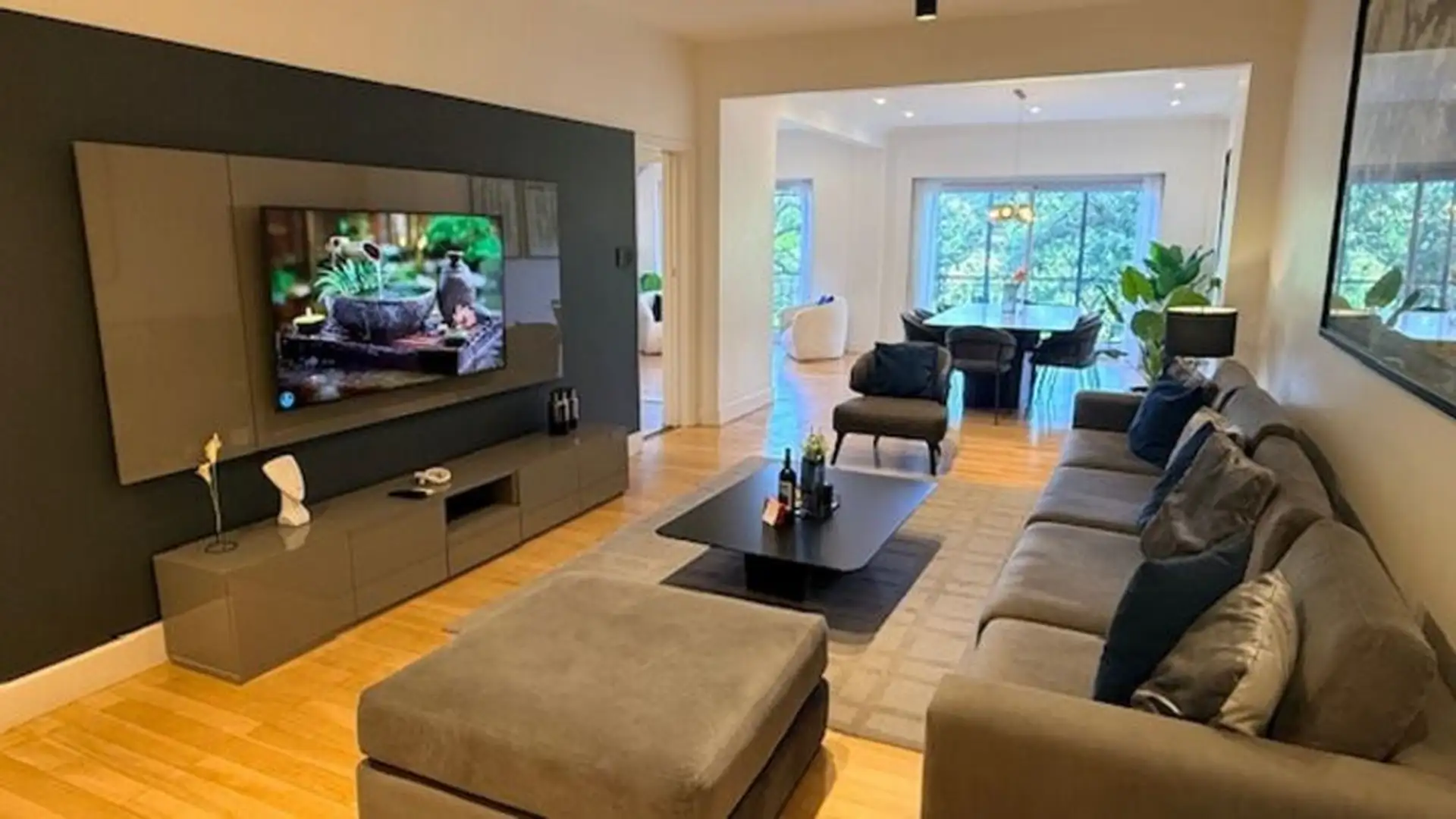 Furnished four-bedroom apartment in Palermo with balcony