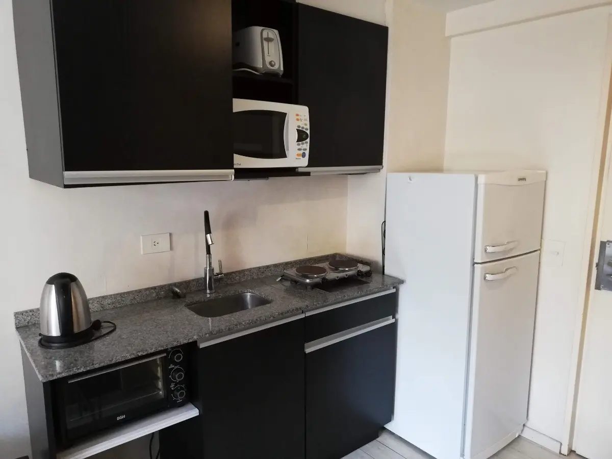 Kitnet com piscina e acesso à cobertura, Almagro