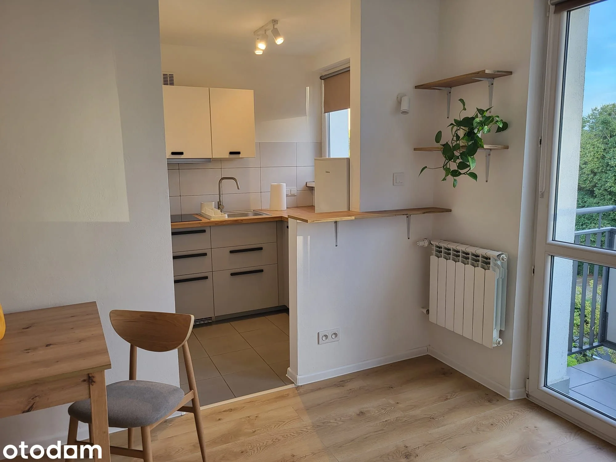 Odświeżona kawalerka 24 m² z balkonem