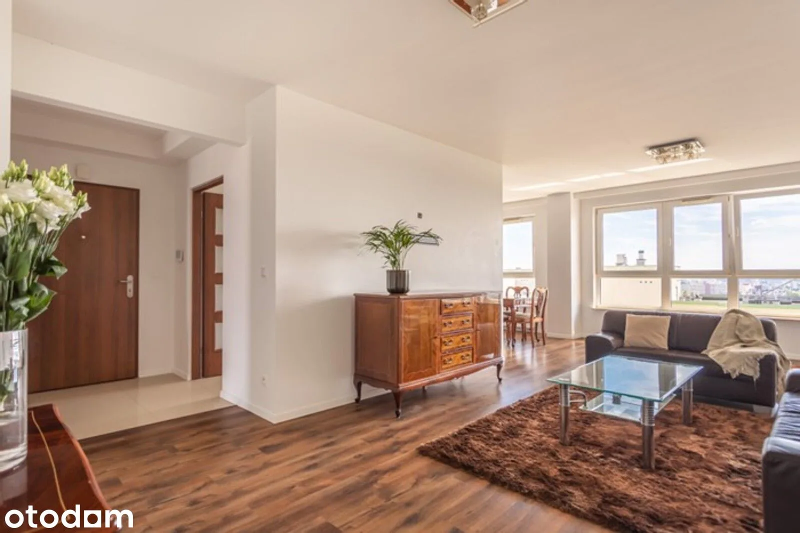 Top floor, panoramic view, 2 baths