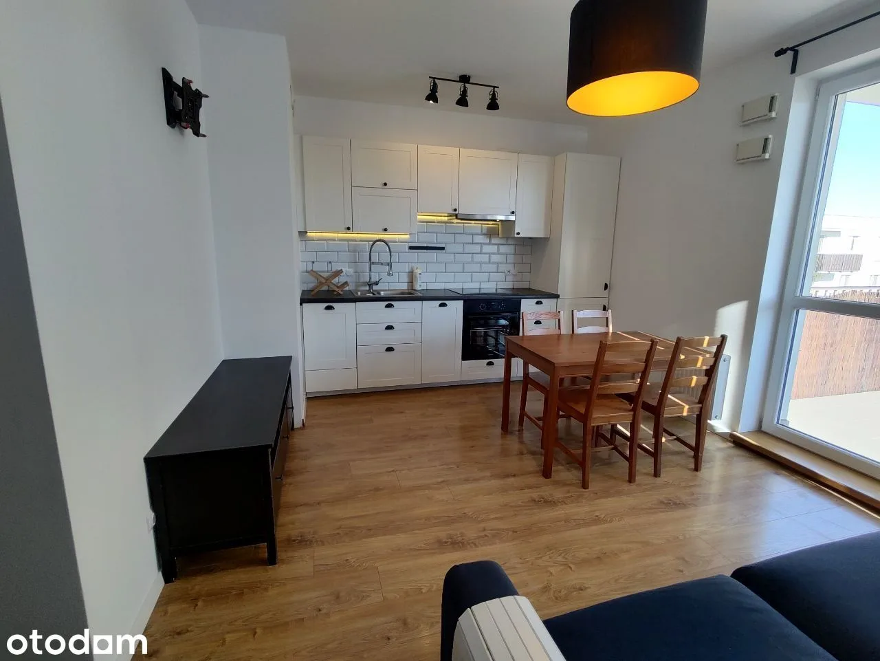 2 bedrooms with terrace and parking, Włochy