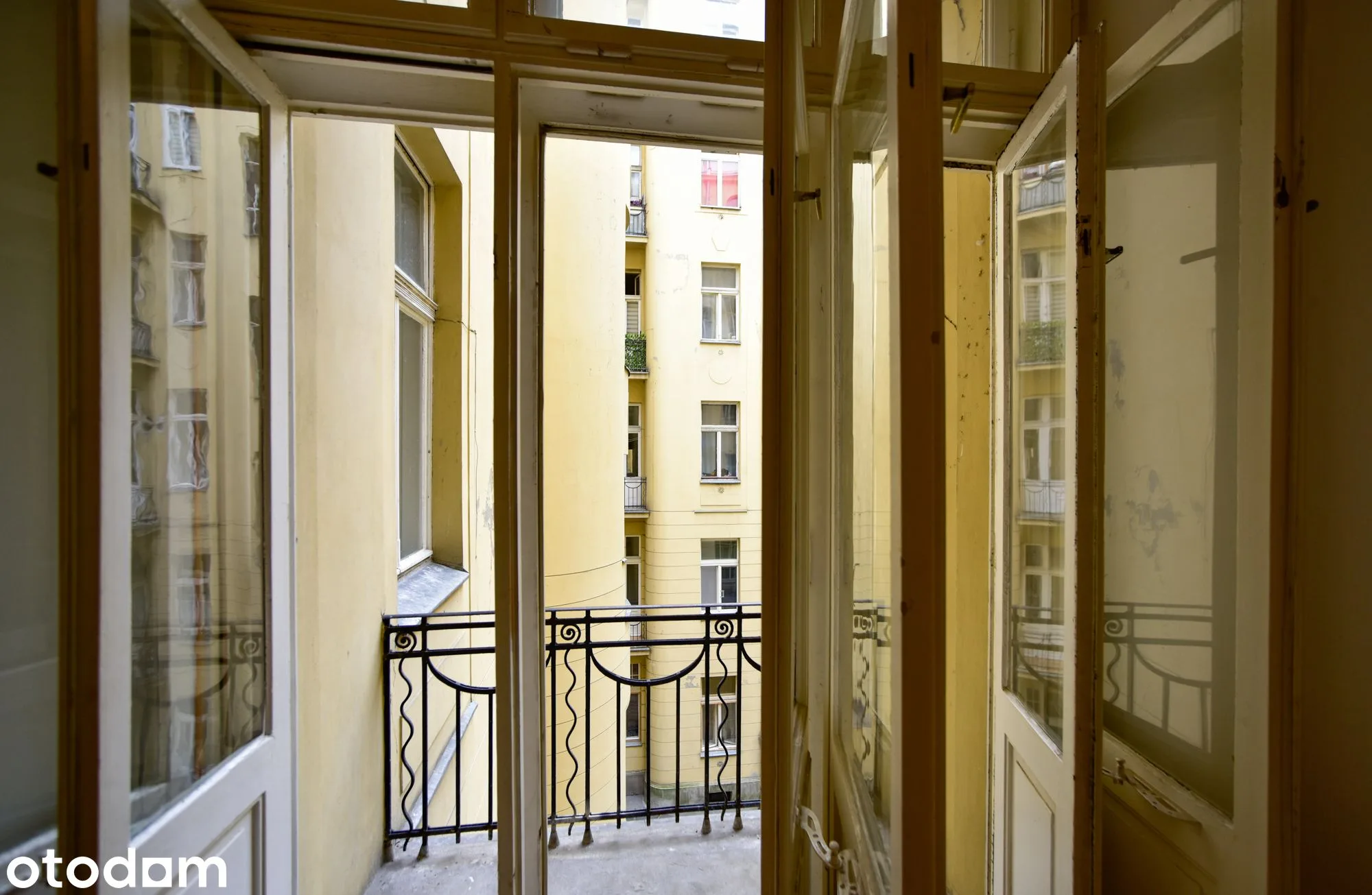 balcony