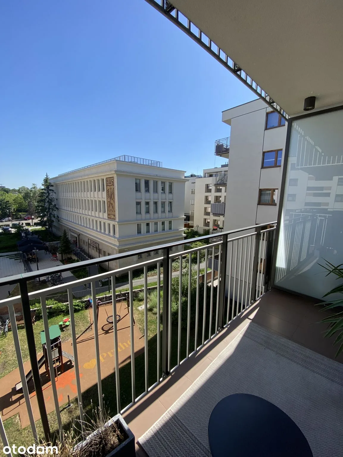 balcony